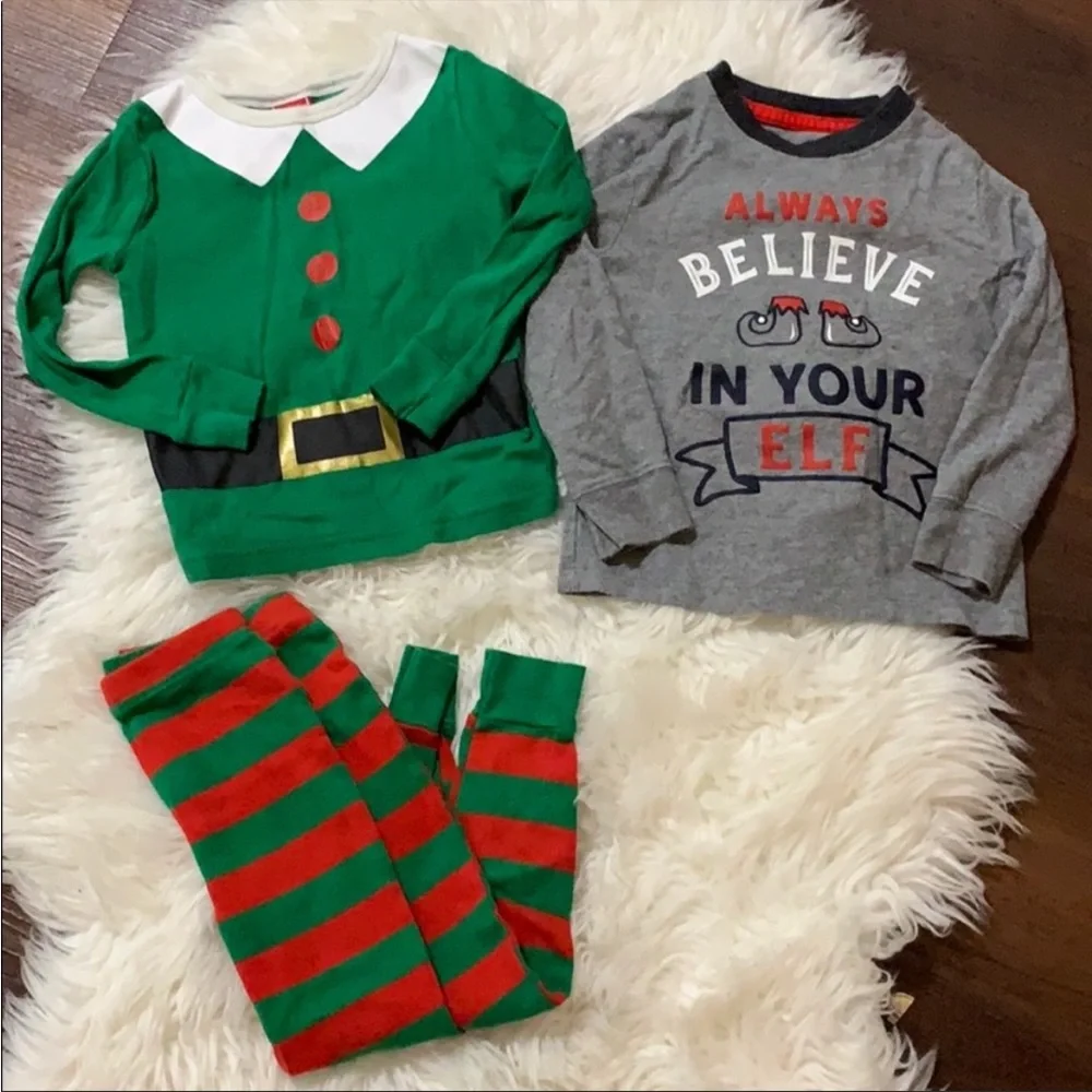5 for $25🎈Christmas pjs and top